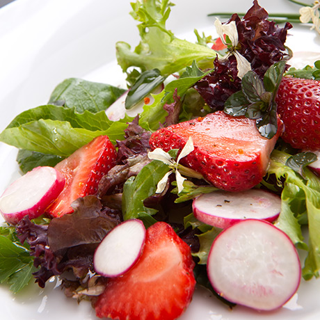 Refreshing Grilled Radish, Strawberry and Parsley Leaf Salad