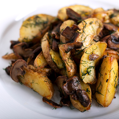 Baker's potatoes in red wine