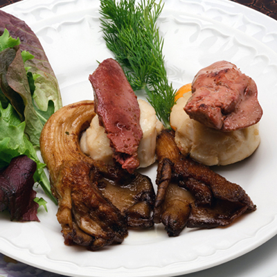 Veal Kidneys with Oyster Mushrooms and Green Pepper