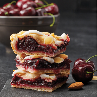 Barres de tarte à la cerise épicée
