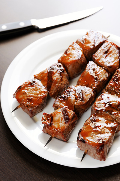 Brochettes de bœuf aux feuilles de laurier