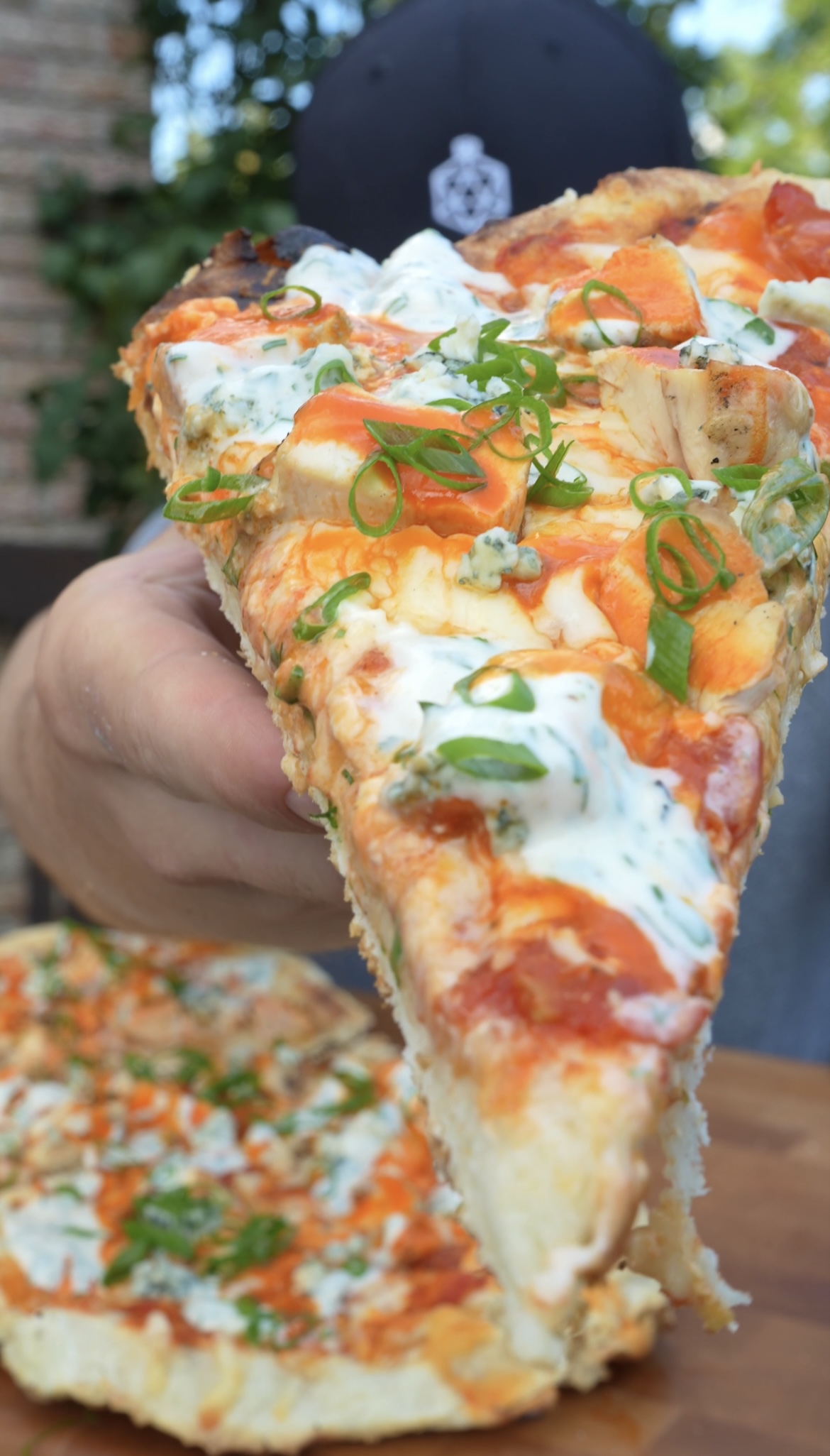Pizza au poulet buffalo grillé