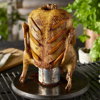Canard grillé à l`orange, style canette de bière