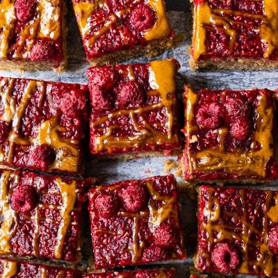 Carrés déjeuner aux framboises et au beurre d’amandes