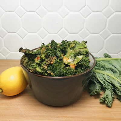 Chips de kale à la levure alimentaire