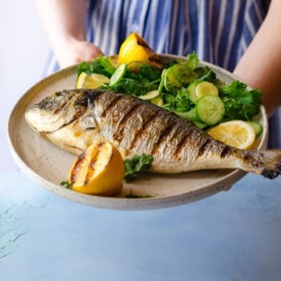 Dorade royale grillée avec vinaigrette à la coriandre et au citron