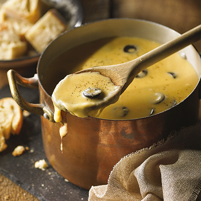 Pale Ale Type Beer Cheese Fondue