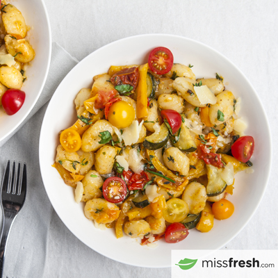 Gnocchi frais aux légumes d'été 
dans une sauce aux herbes et beurre