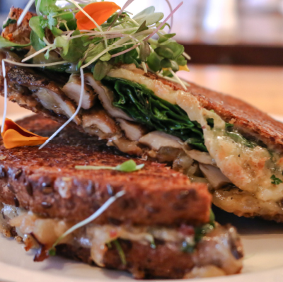 Grilled cheese au ketchup de champignon et compotée de pommes
