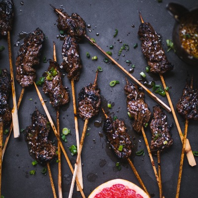 Mini meat skewers with grapefruit Asian sauces Mini meat skewers with grapefruit Asian sauce