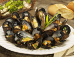 Creamy Mussels with Scallions