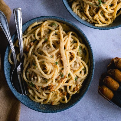 Pâtes carbonara végane aux légumes