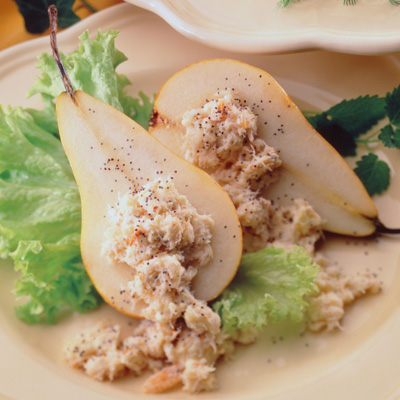 Le Douanier Cheese Pears with Crab