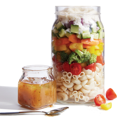 Salade estivale de pâtes aux légumes