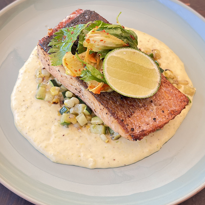 Saumon à l'unilatéral avec Purée de Maïs, Courgettes et Maïs poêlés