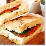 Tofu and Fine herb-flavoured ricotta sandwich