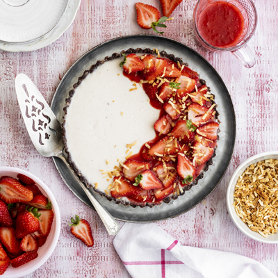 Strawberry Panna Cotta Pie