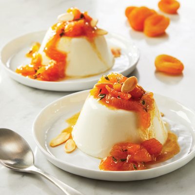 Panna Cotta de Kéfir à la vanille avec compote d'abricots au miel