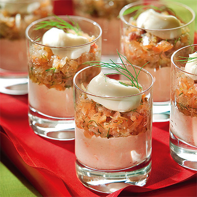 Verrines de tartare de saumon fumé et mousse de homard