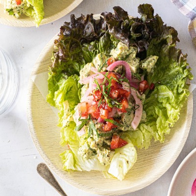 Chicken wraps with pickled fennel and parsley mayo